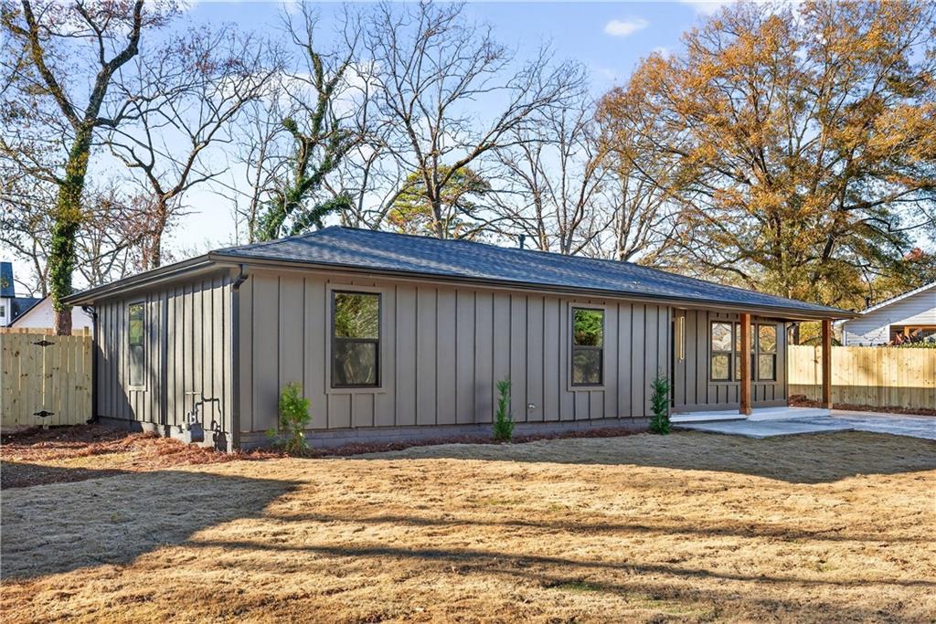 2720 Ivanhoe Lane SE