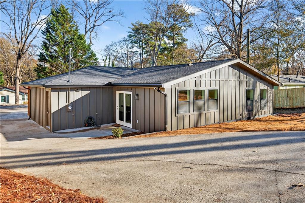 2720 Ivanhoe Lane SE