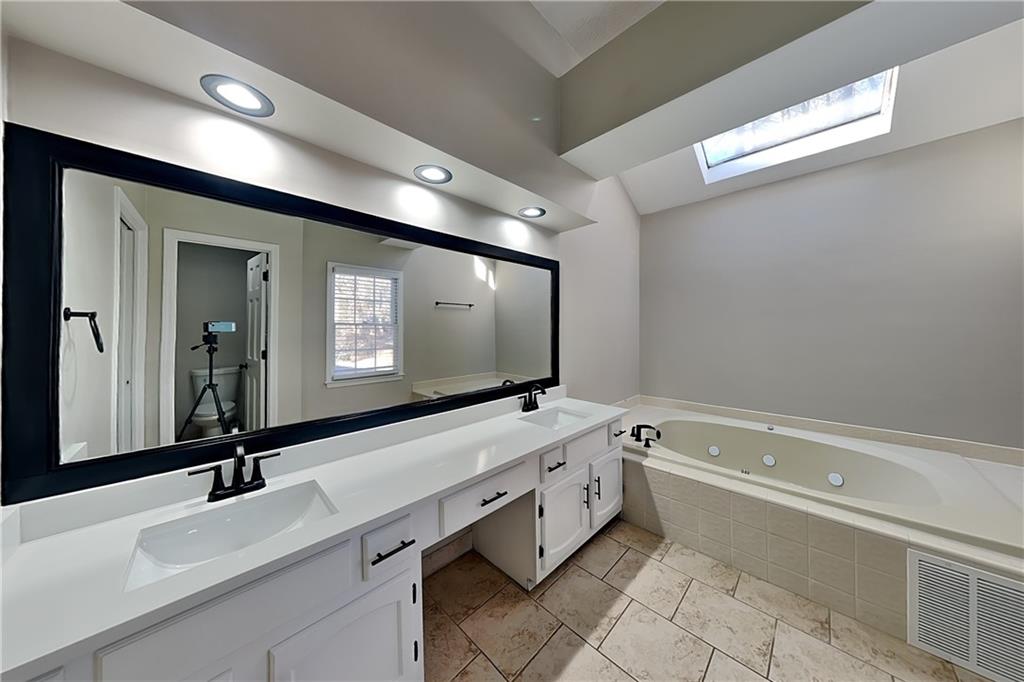 3163 Oak Springs Way