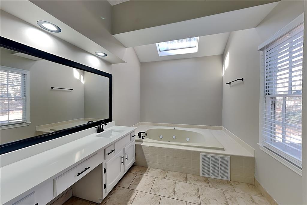 3163 Oak Springs Way