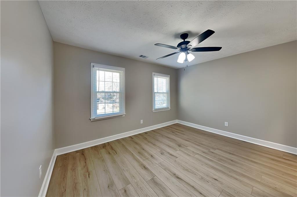 3163 Oak Springs Way