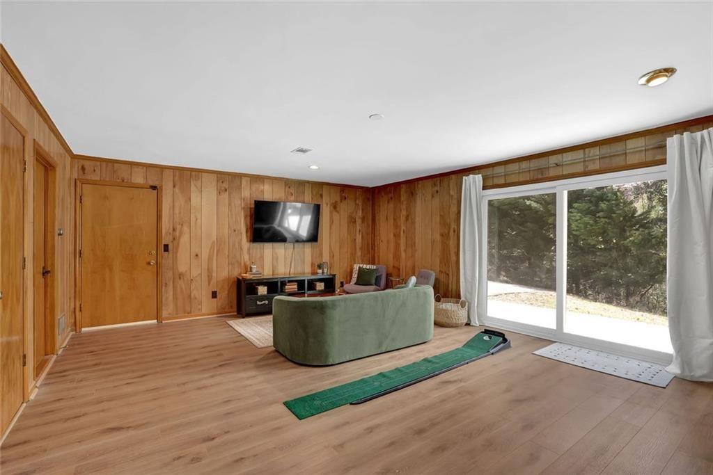 889 Fawn Way