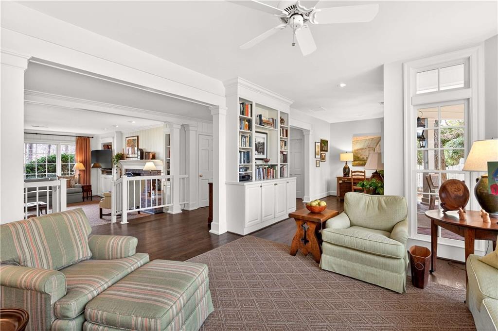 1833 Castleway Lane NE