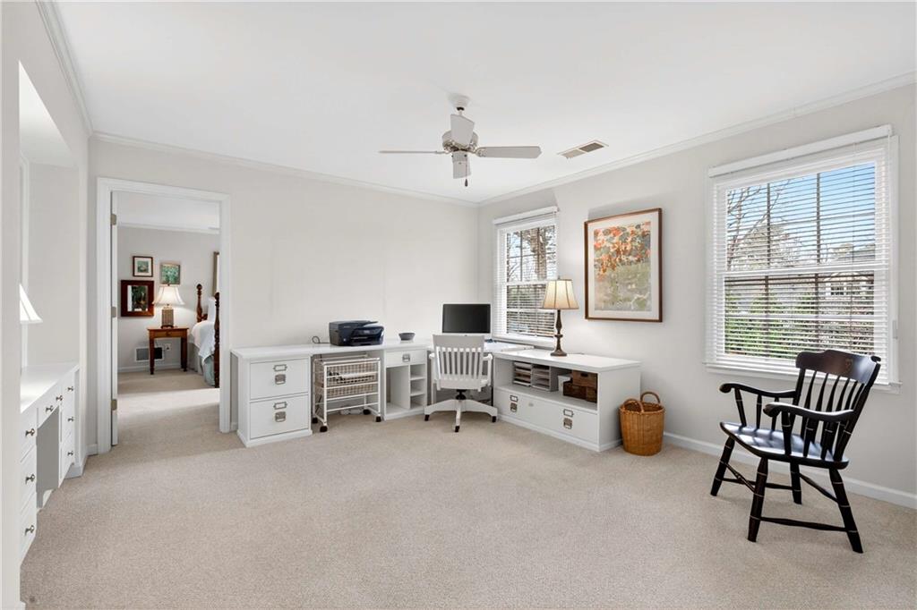 1833 Castleway Lane NE