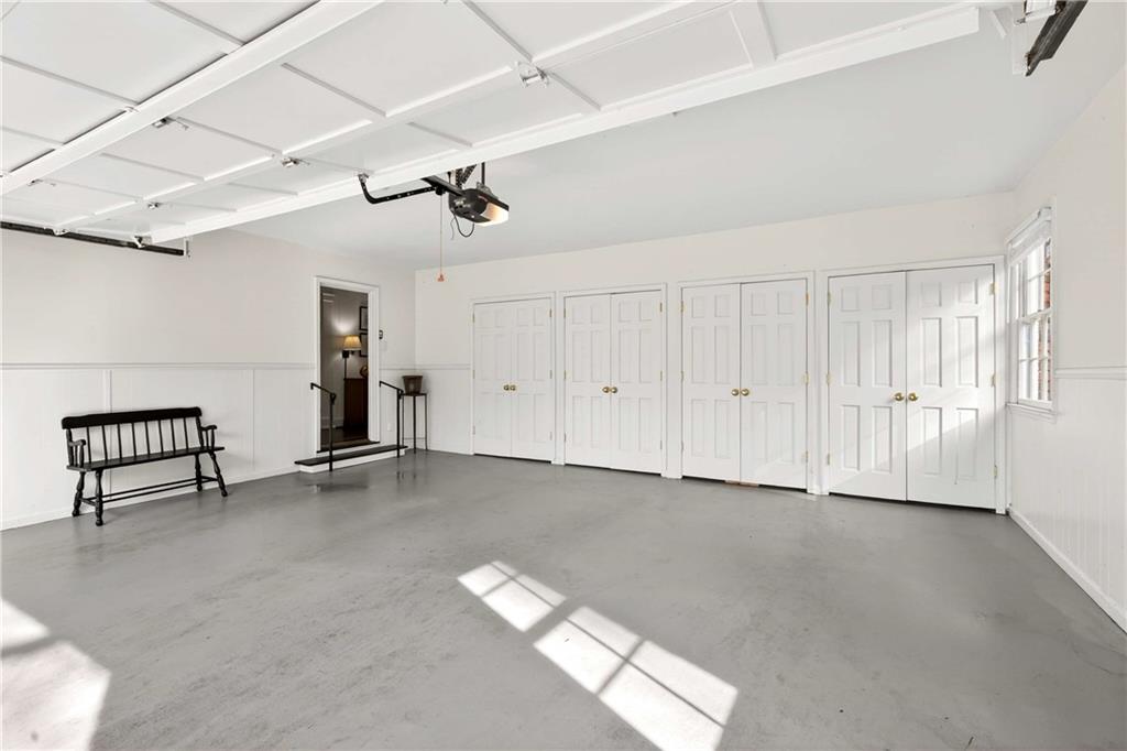 1833 Castleway Lane NE