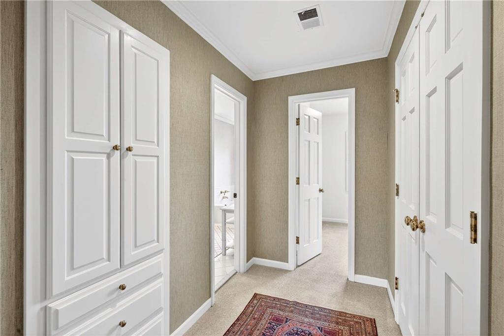 1833 Castleway Lane NE