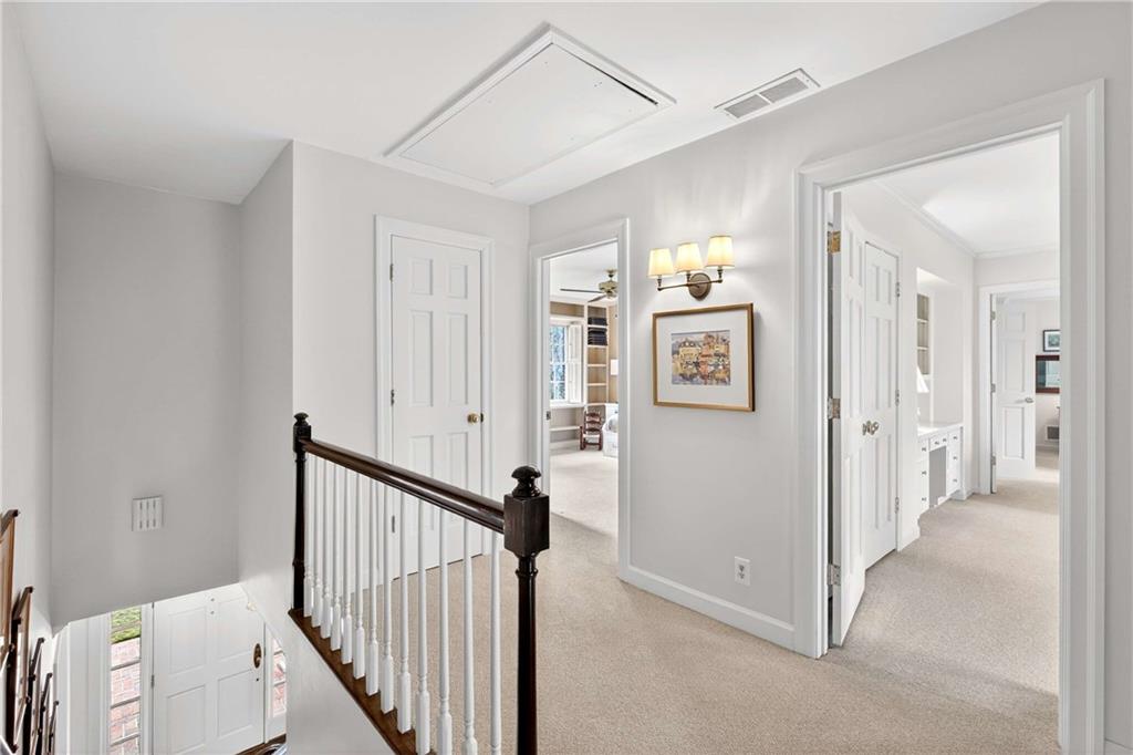 1833 Castleway Lane NE