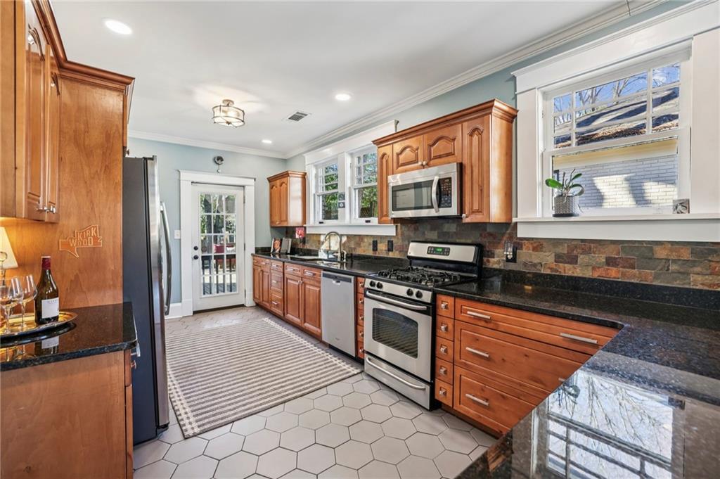 2077 Ridgedale Road NE