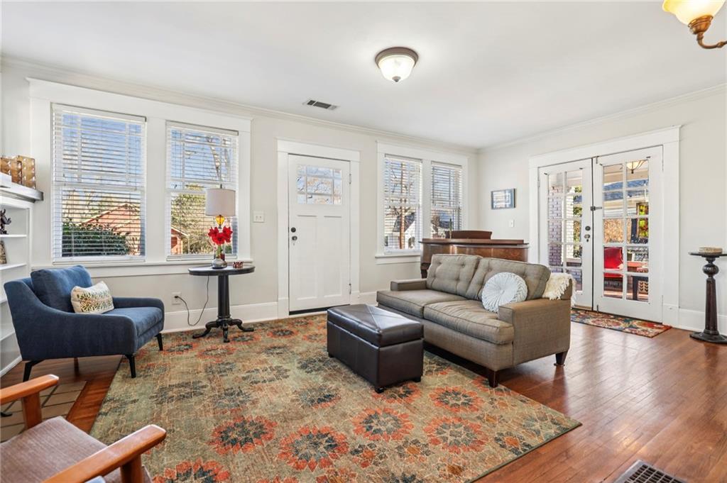 2077 Ridgedale Road NE