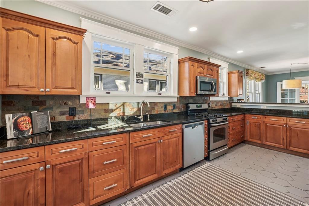 2077 Ridgedale Road NE