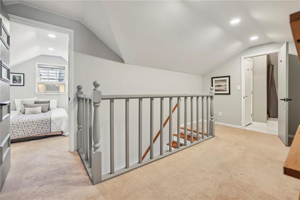 2077 Ridgedale Road NE