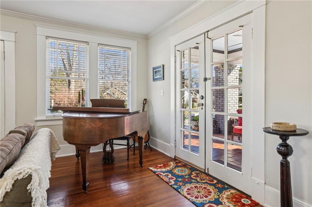 2077 Ridgedale Road NE