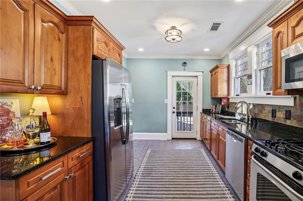 2077 Ridgedale Road NE