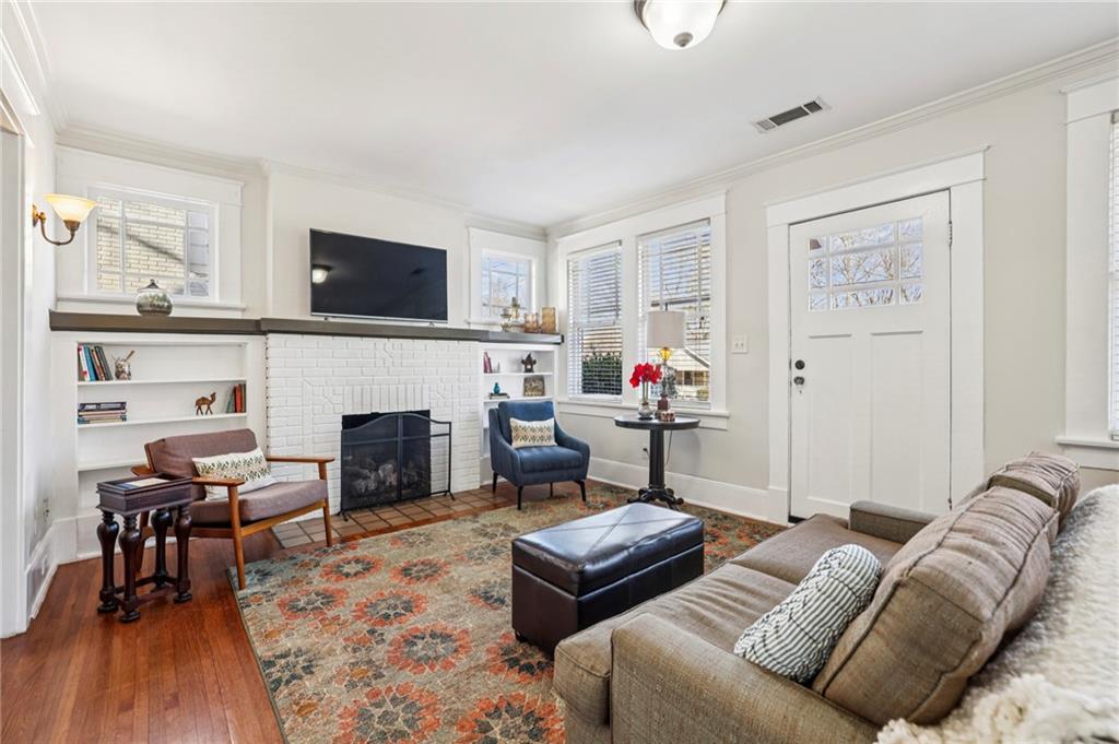 2077 Ridgedale Road NE