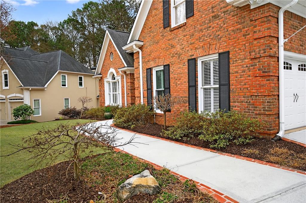 464 Manor Oak Lane SE