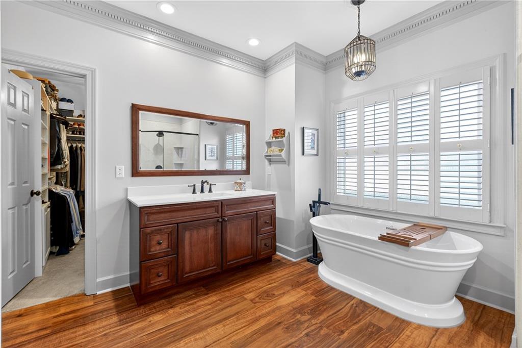 464 Manor Oak Lane SE