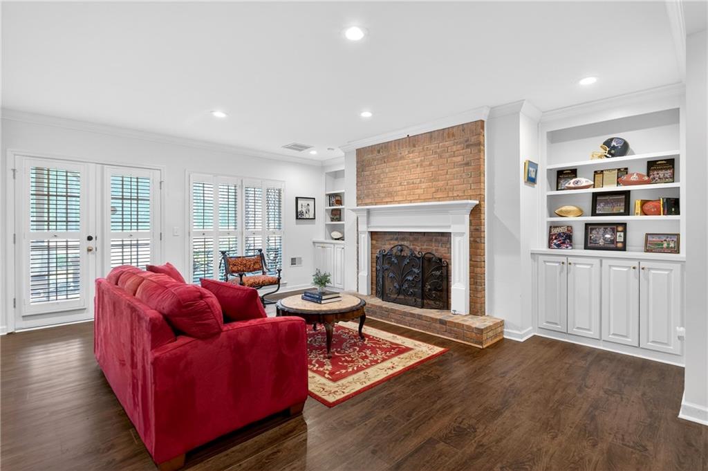 464 Manor Oak Lane SE