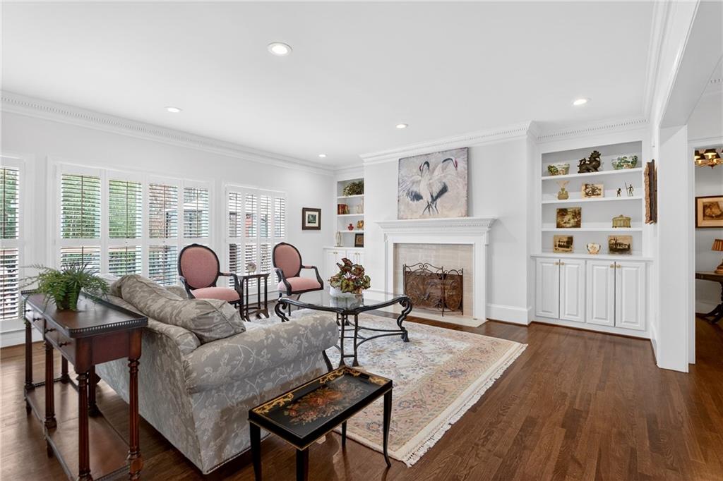 464 Manor Oak Lane SE