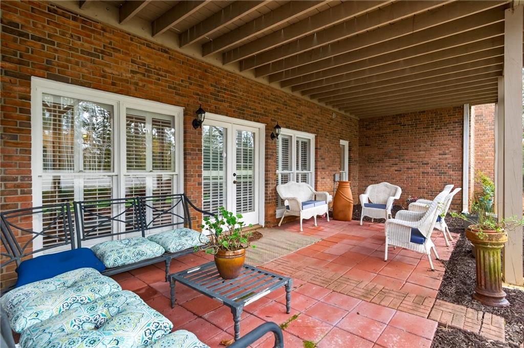 464 Manor Oak Lane SE