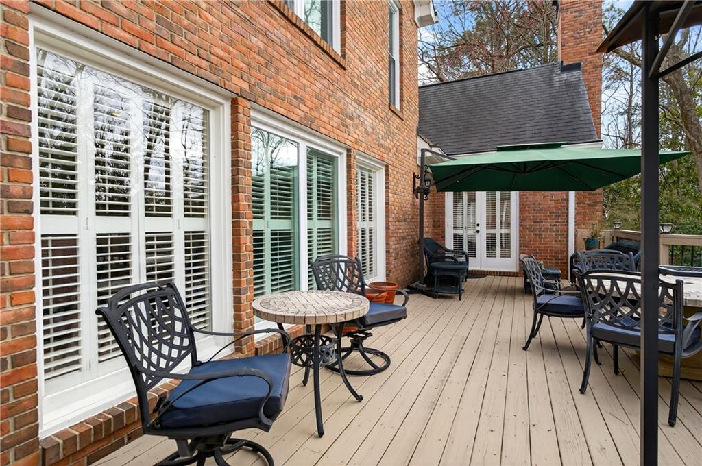 464 Manor Oak Lane SE