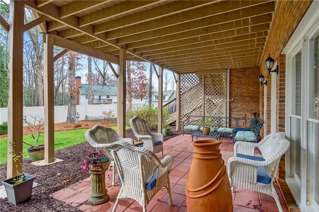 464 Manor Oak Lane SE