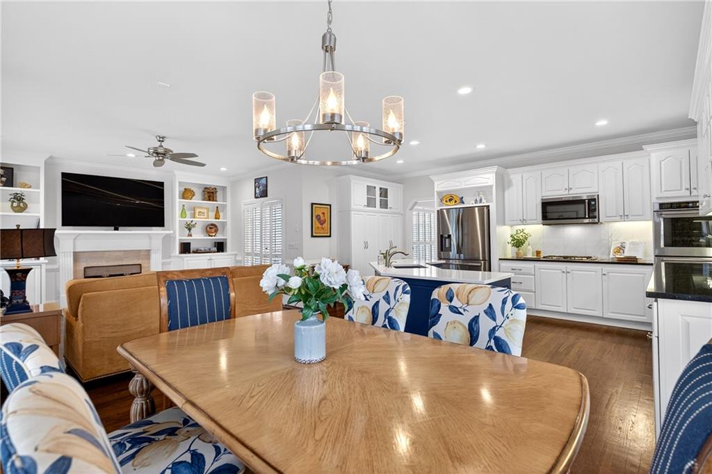 464 Manor Oak Lane SE