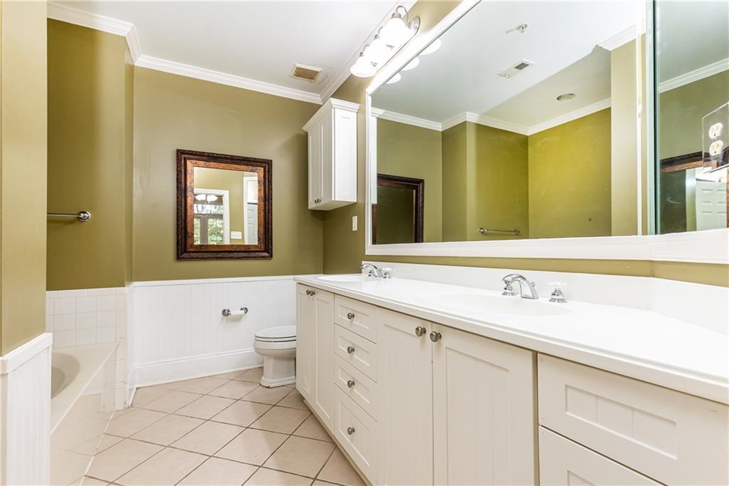 4100 Paces Walk SE Unit 2104