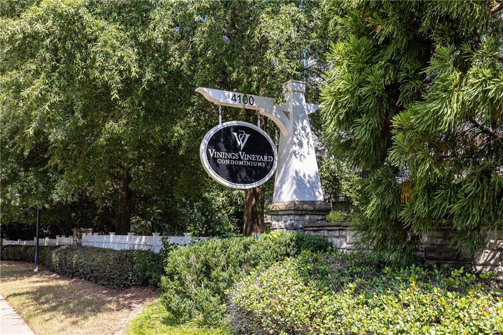 4100 Paces Walk SE Unit 2104