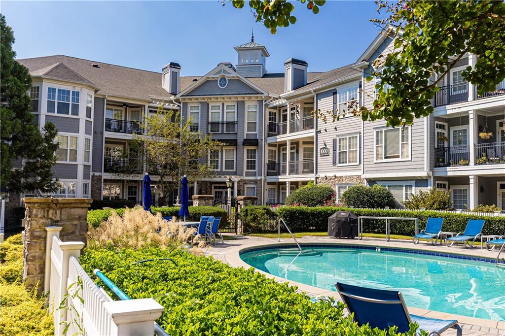 4100 Paces Walk SE Unit 2104