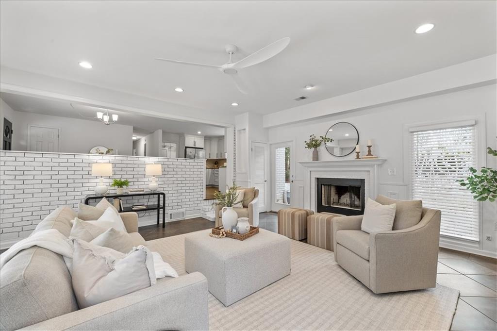 1913 Heathridge Court SE