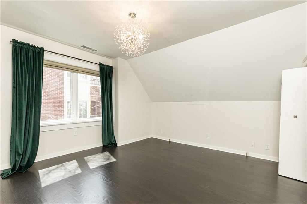 1022 Reeder Circle NE