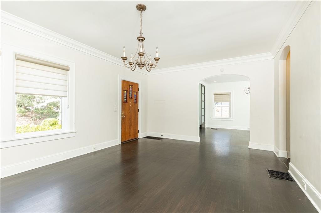 1022 Reeder Circle NE