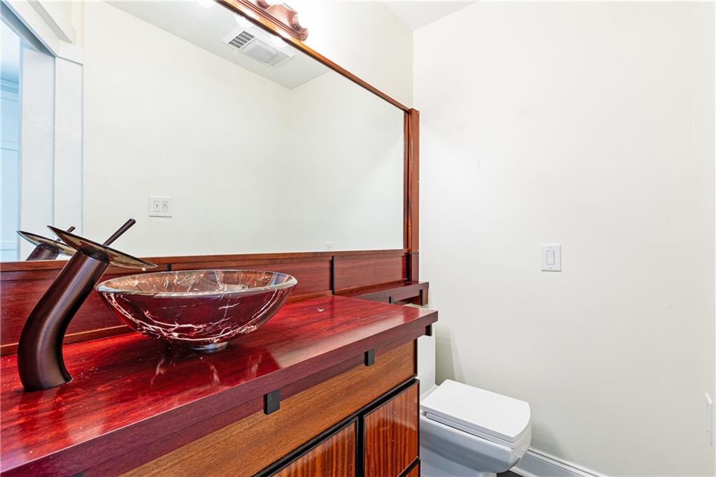 1022 Reeder Circle NE