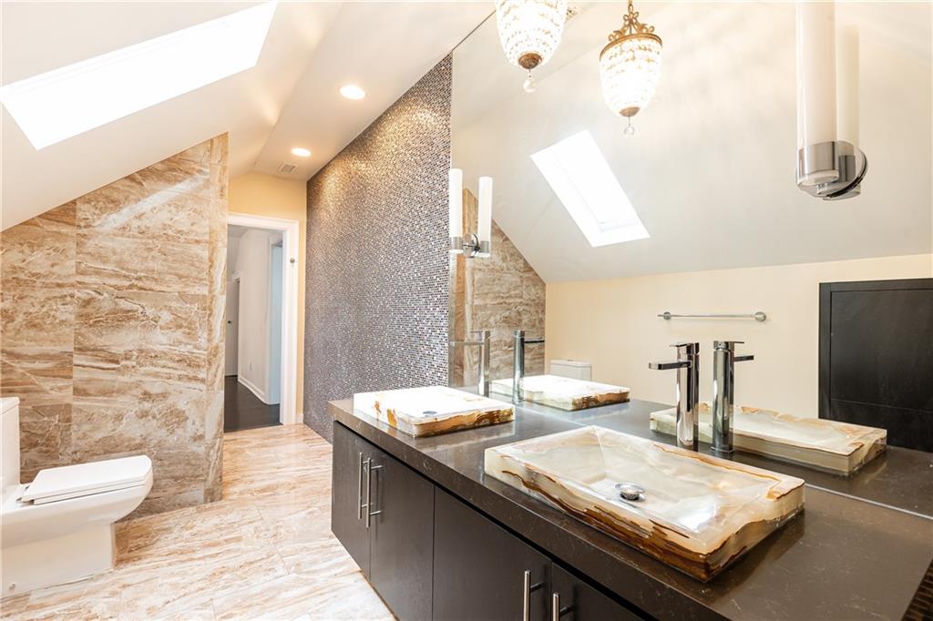 1022 Reeder Circle NE