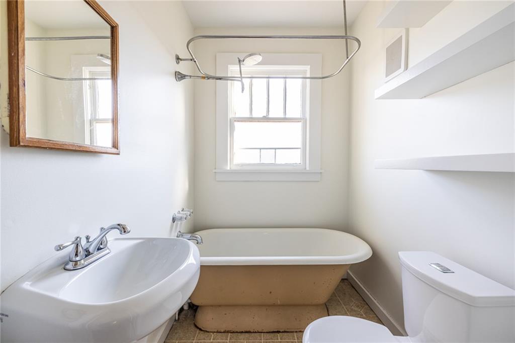 834 Woodland Avenue SE