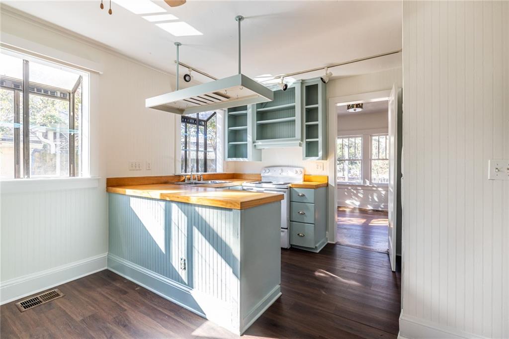 834 Woodland Avenue SE