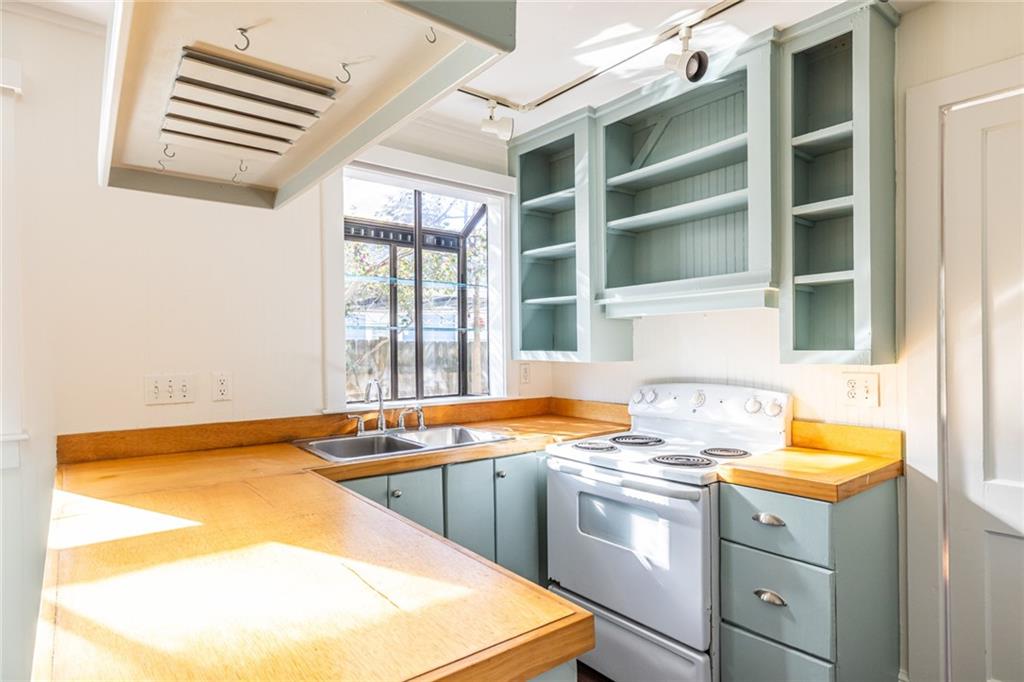 834 Woodland Avenue SE