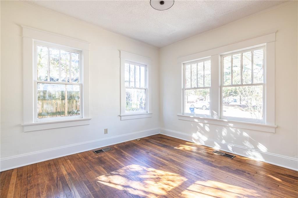 834 Woodland Avenue SE