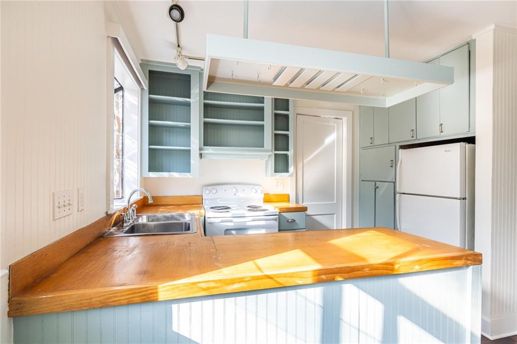 834 Woodland Avenue SE