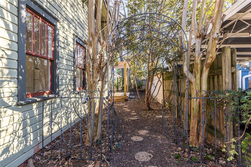 834 Woodland Avenue SE