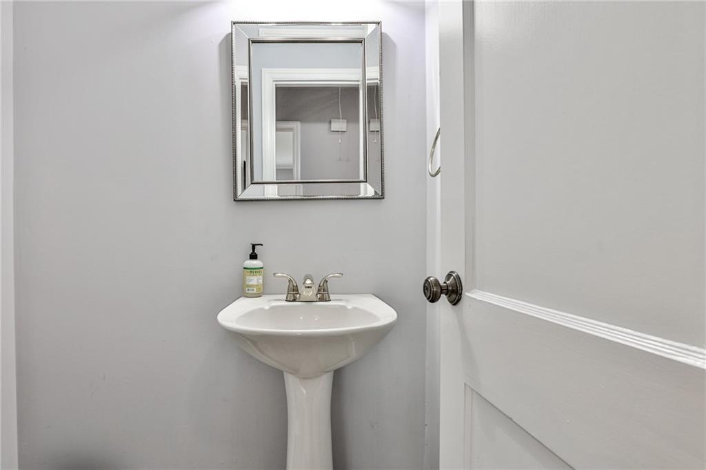 1422 Lively Ridge Road NE