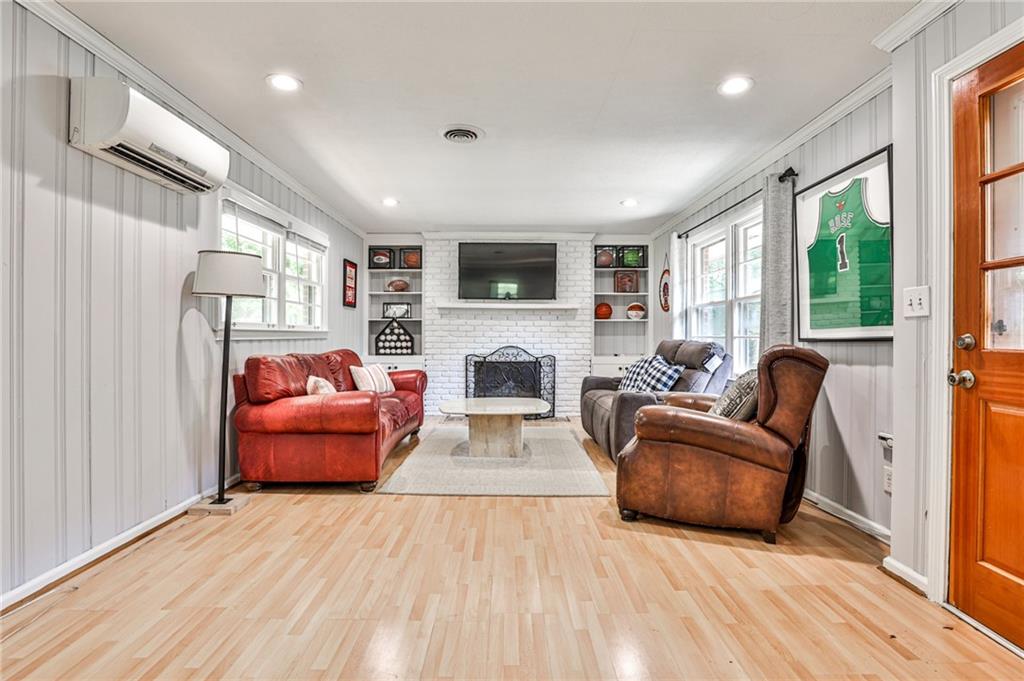 1422 Lively Ridge Road NE