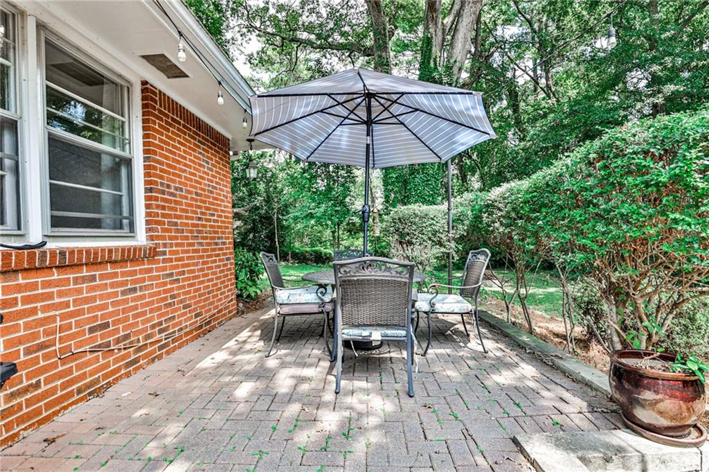 1422 Lively Ridge Road NE