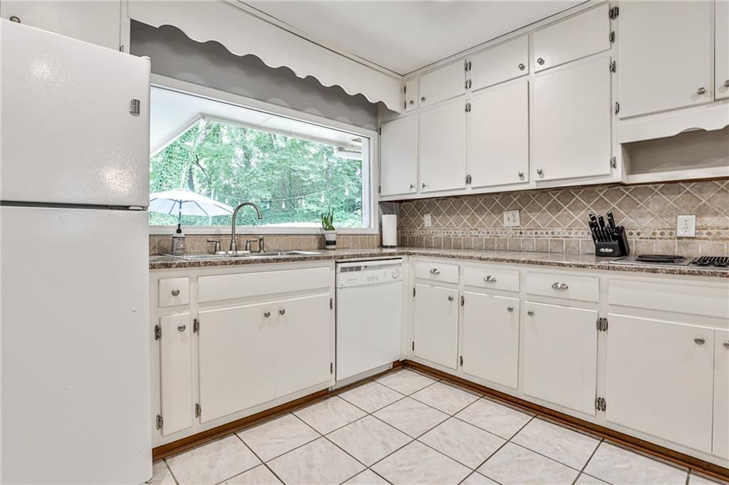 1422 Lively Ridge Road NE