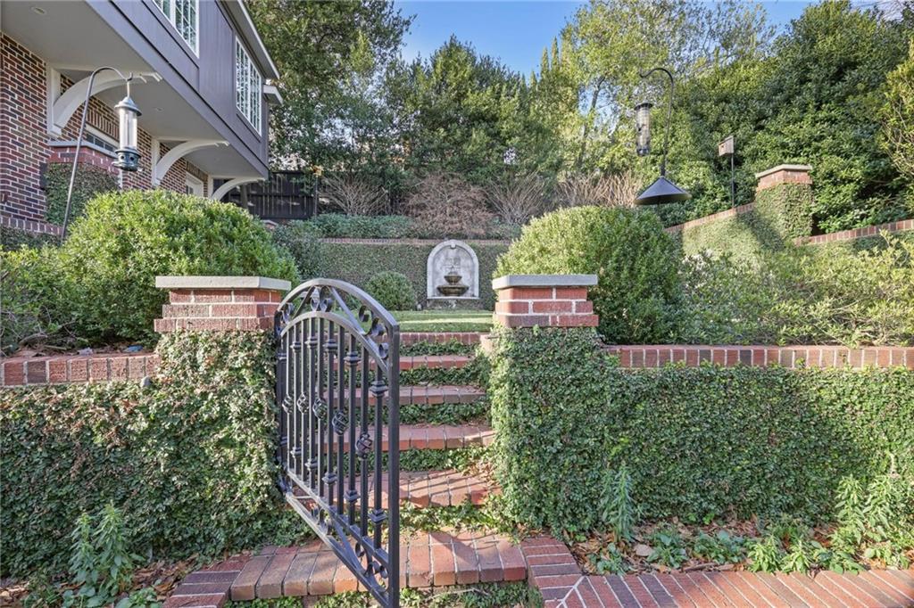 12 Camden Road NE