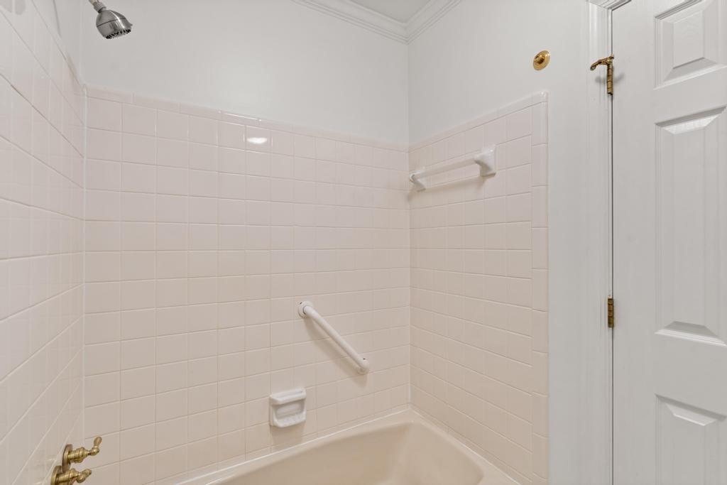 472 Ivy Park Lane NE