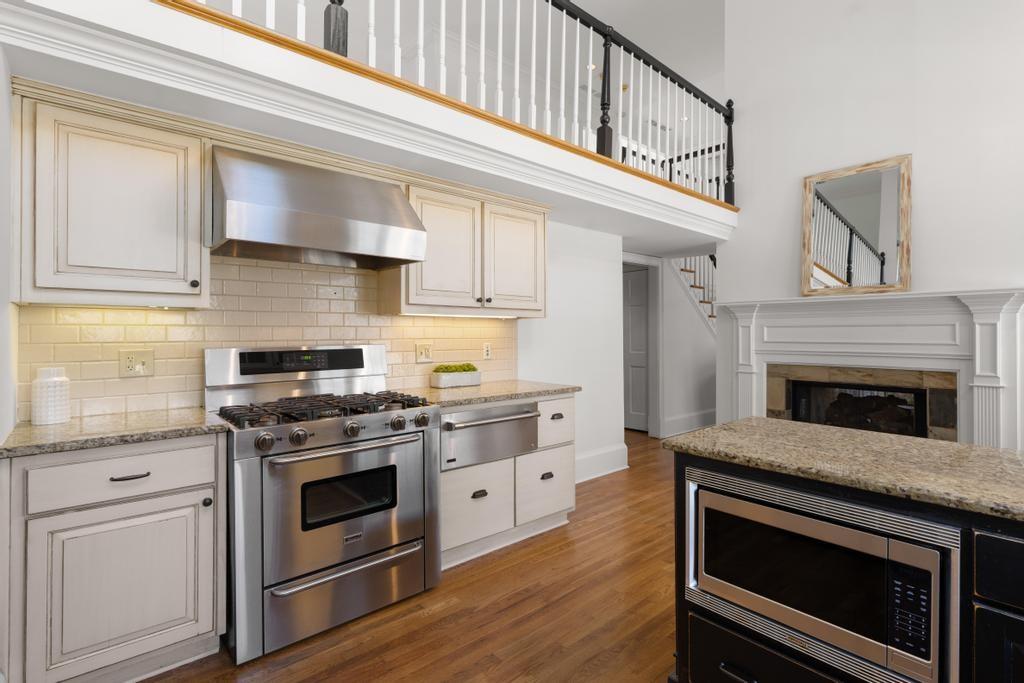 472 Ivy Park Lane NE