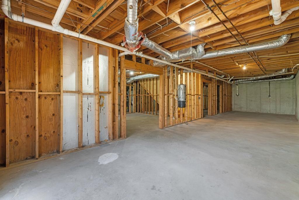 472 Ivy Park Lane NE