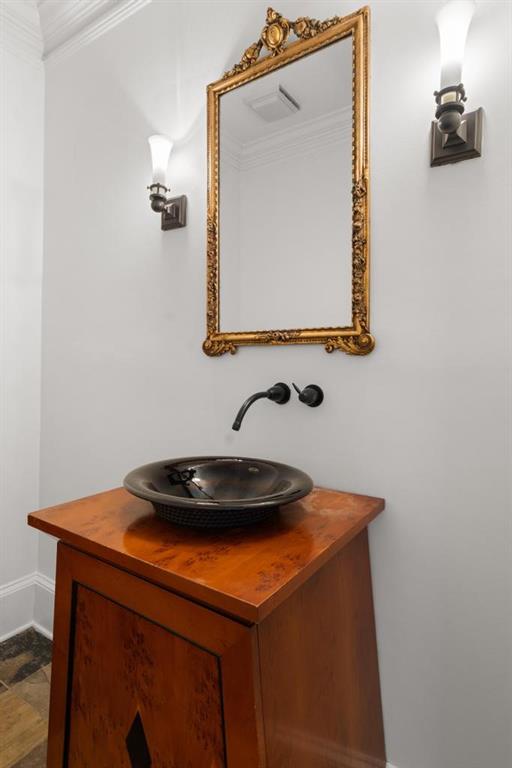 472 Ivy Park Lane NE