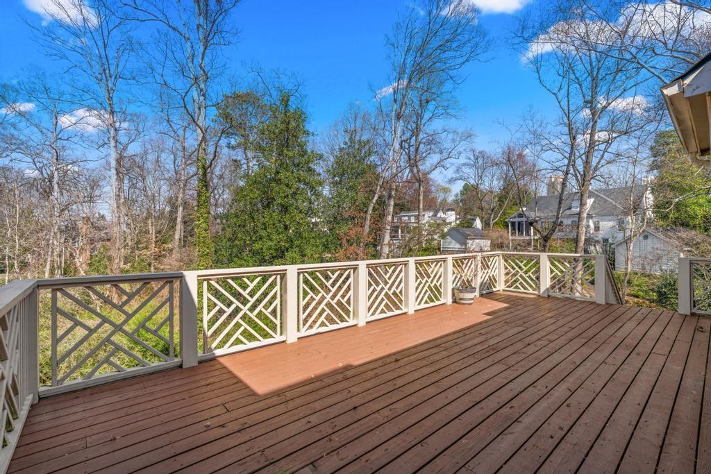 472 Ivy Park Lane NE